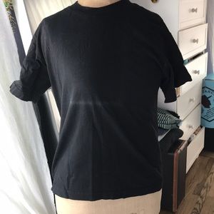 Plain black t shirt
